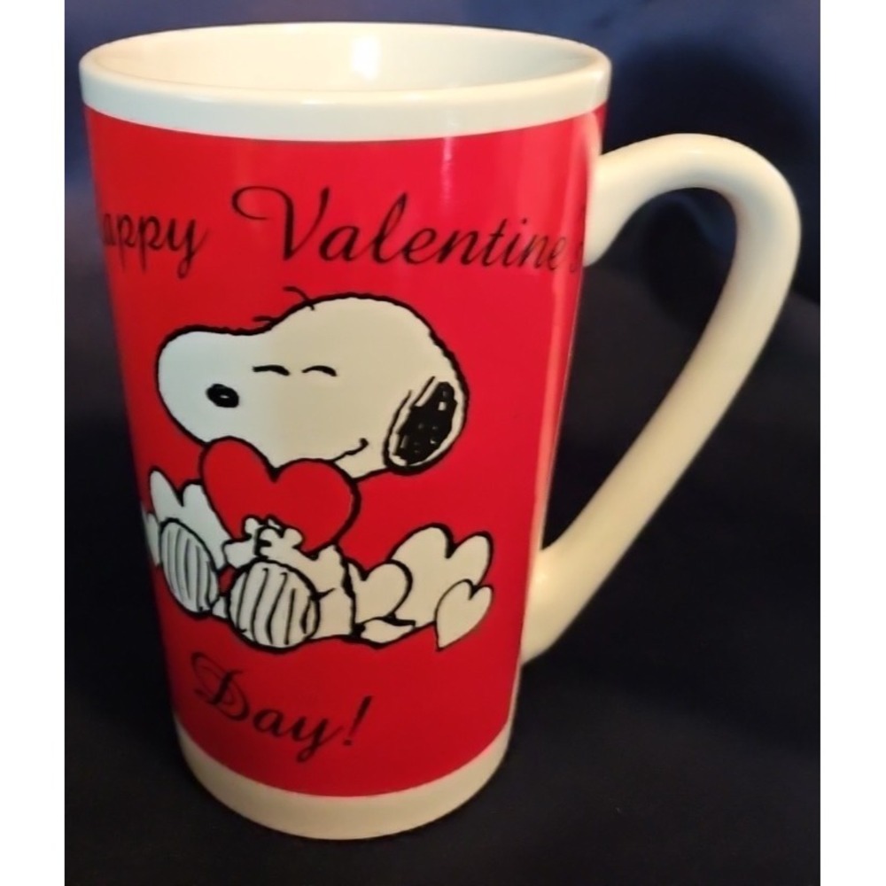 Happy Valentine's Day Peanuts SNOOPY Coffee Mug Comic Strip HEARTS 5"
